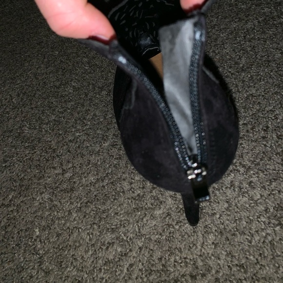 Paprika Women’s Flower Design Ankle CoverIng Heels - Picture 3 of 8